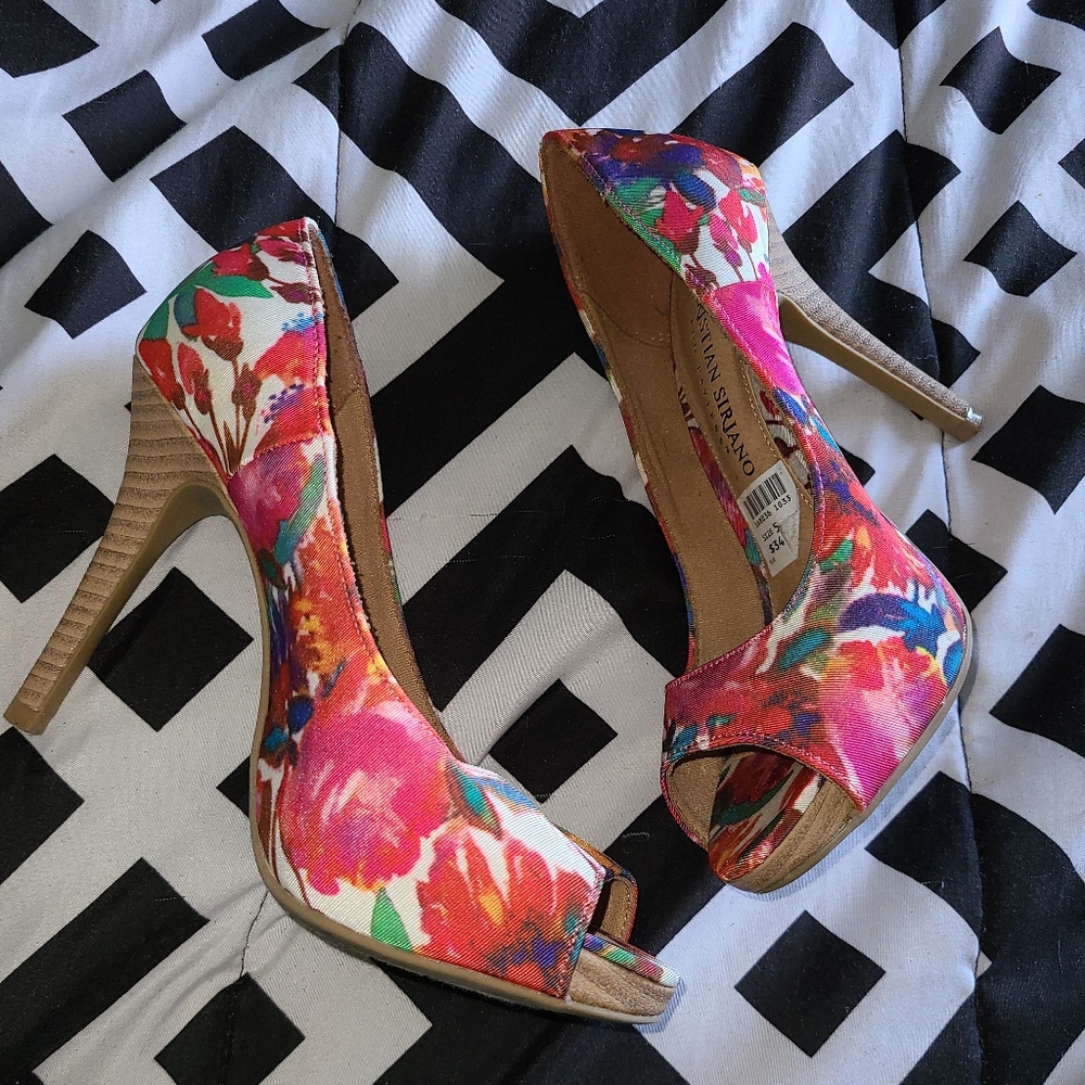 New Heels Size 5   3/$25